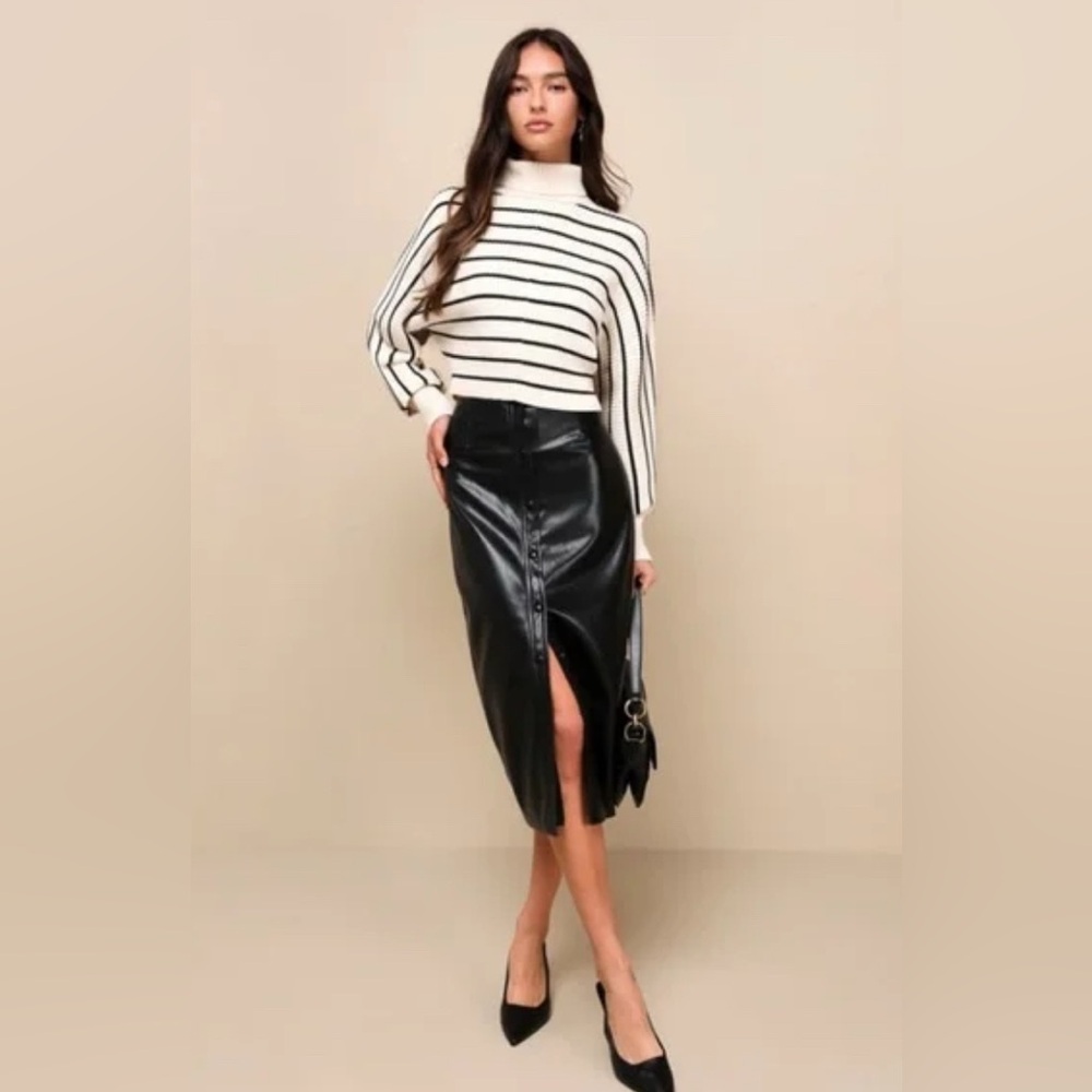 Lulus black vegan faux leather button front midi skirt Size M Medium